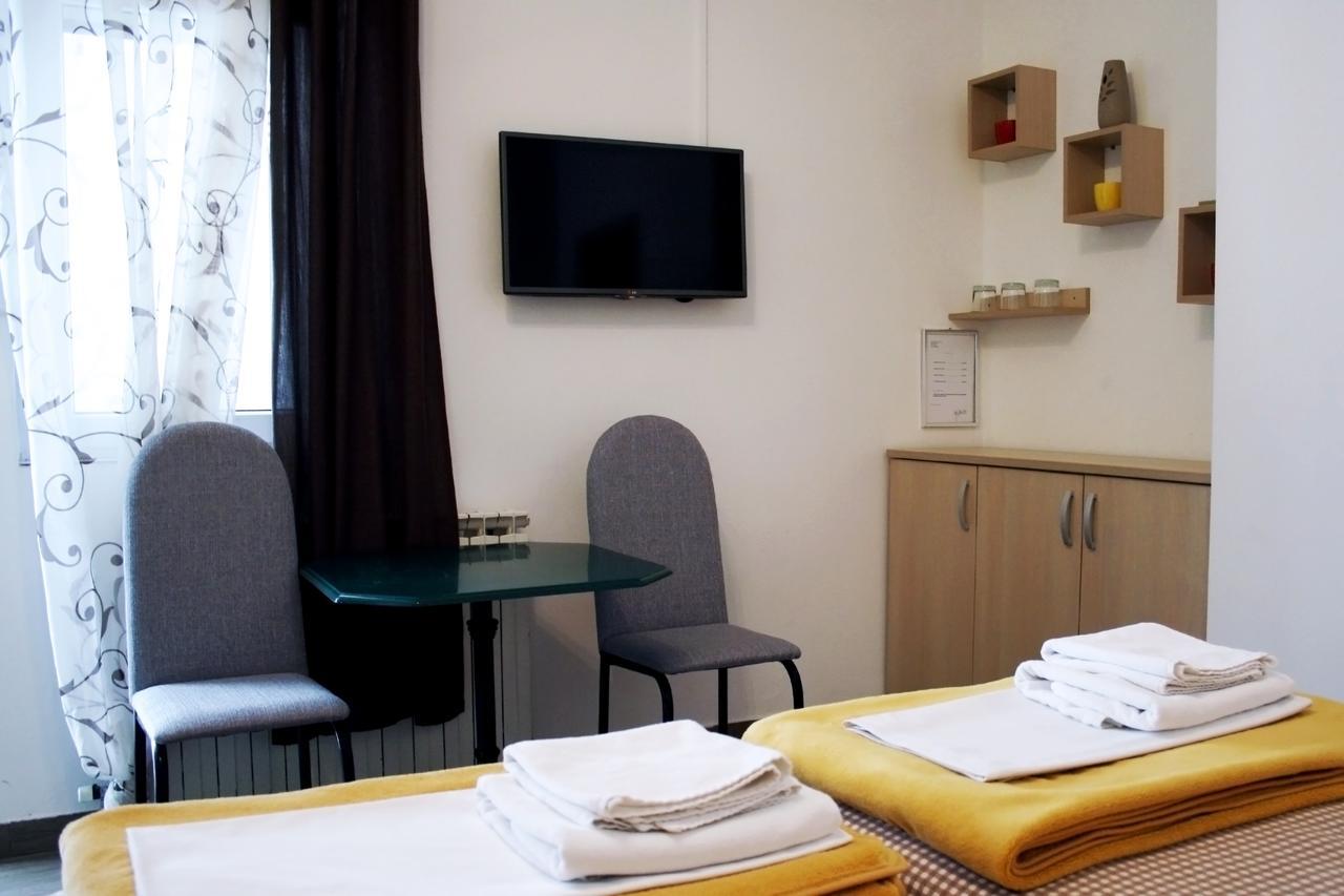 Rooms Fitea Osijek Exterior foto