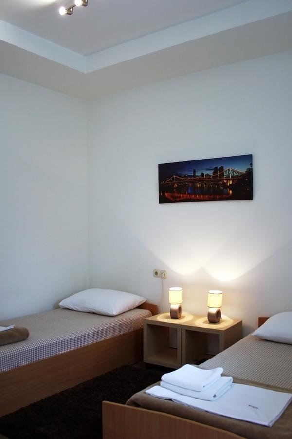 Rooms Fitea Osijek Exterior foto
