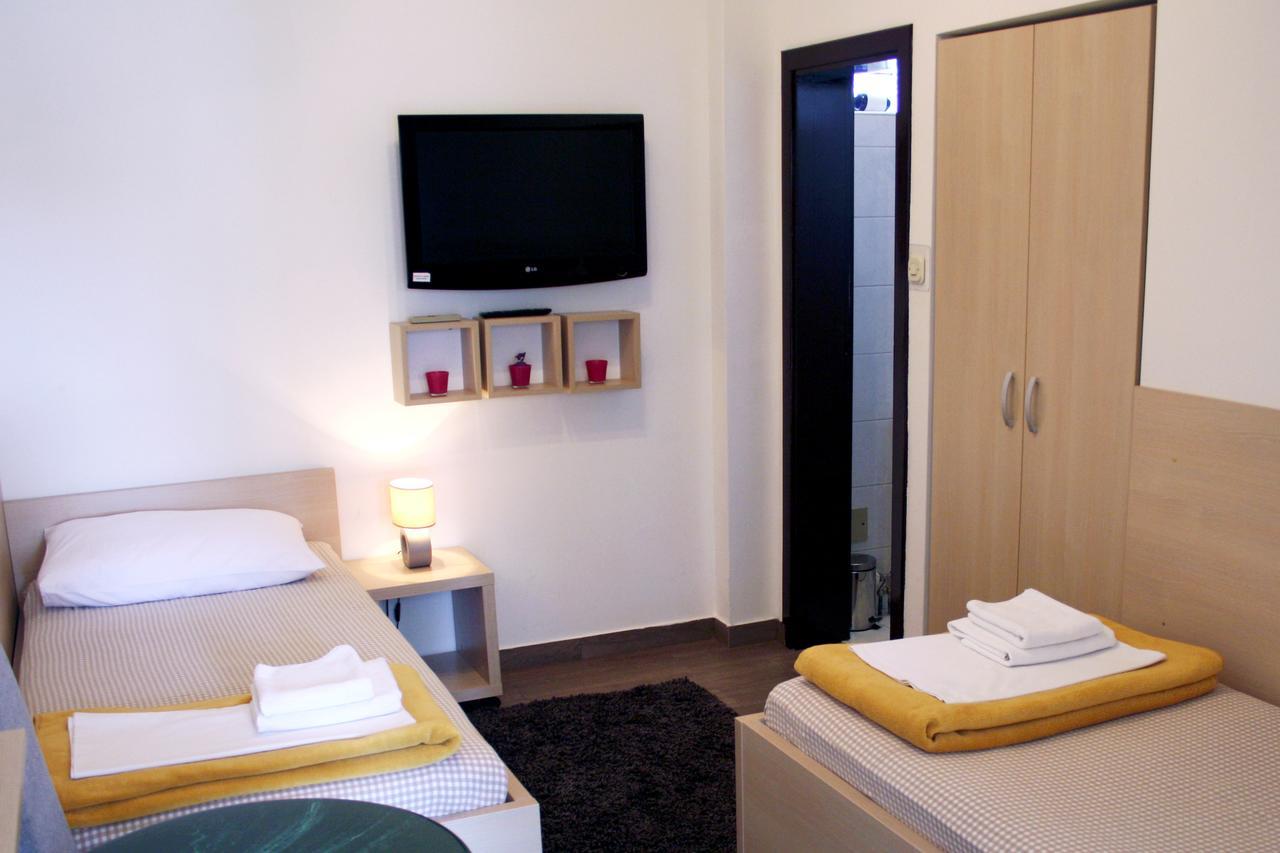 Rooms Fitea Osijek Exterior foto